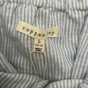 Linen top by copper key